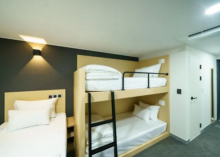 Guest house The Hue Myeongdong 4*