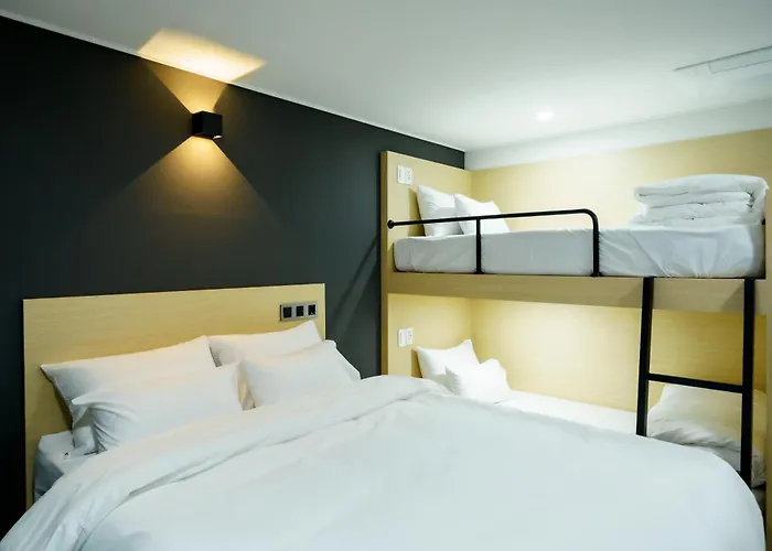 Guest house The Hue Myeongdong 4*