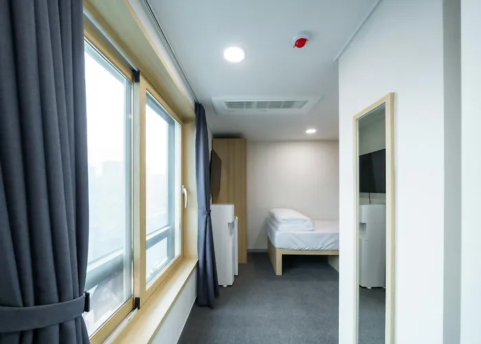 Pensjonat The Hue Myeongdong 4*