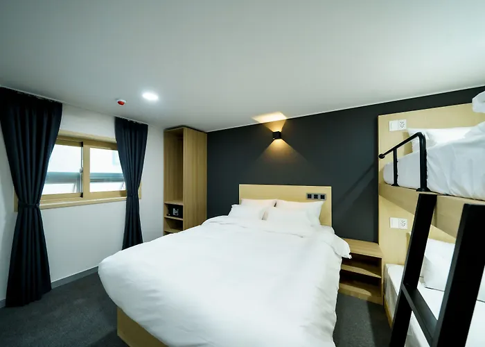 The Hue Myeongdong Guest house 4*