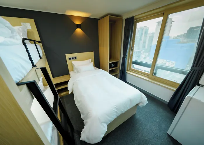 Pensjonat The Hue Myeongdong 4*